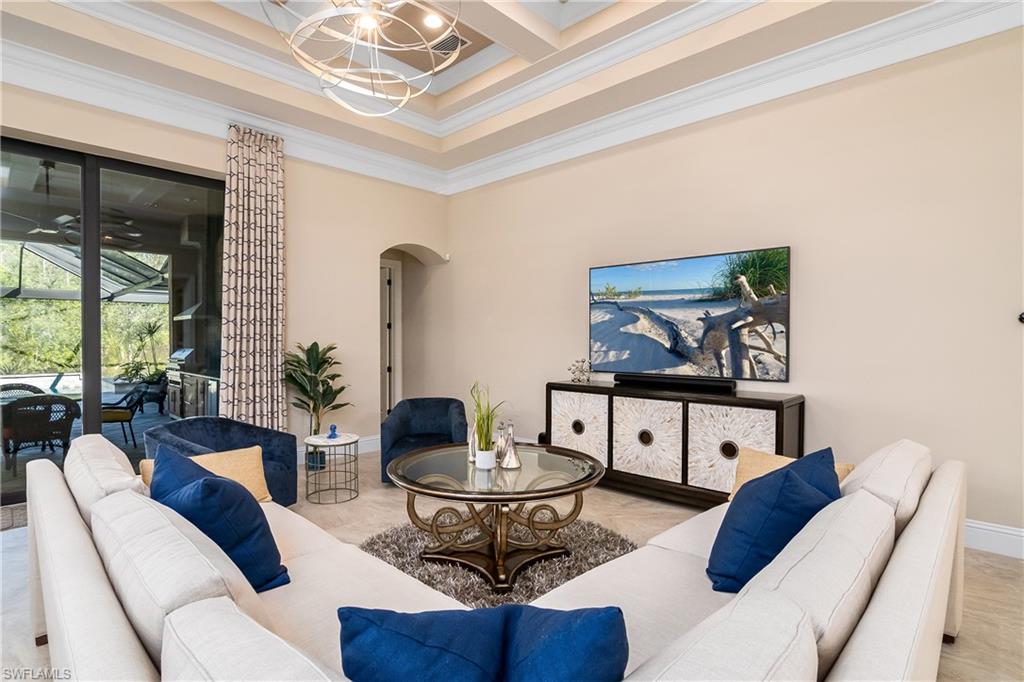 TWIN EAGLES - Residential