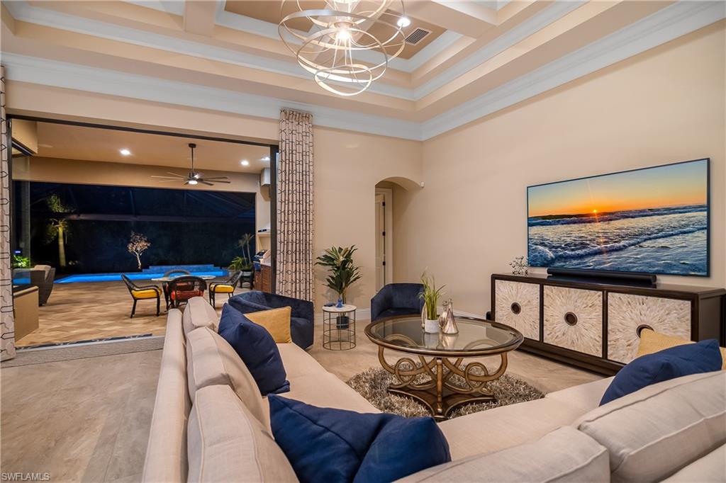 TWIN EAGLES - Residential