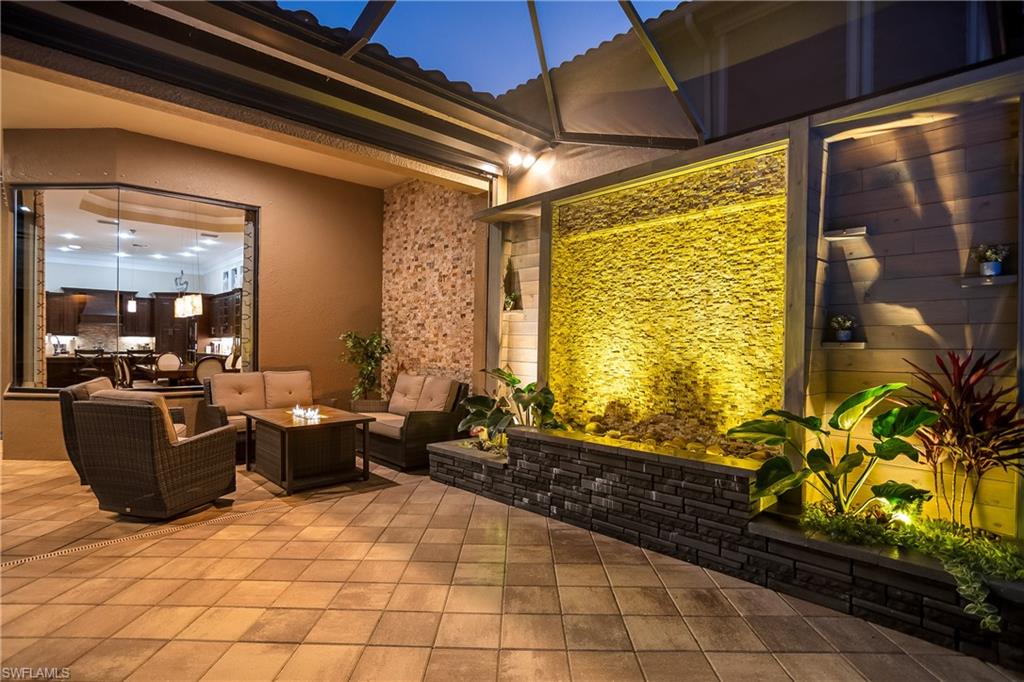 TWIN EAGLES - Residential