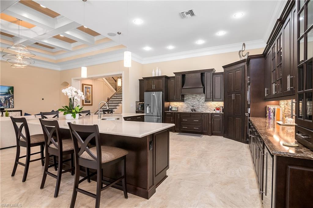 TWIN EAGLES - Residential