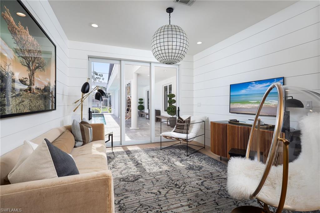 PINE RIDGE - Residential