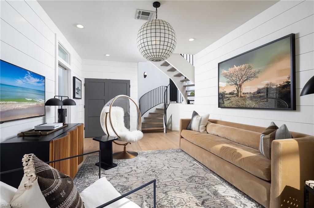 PINE RIDGE - Residential