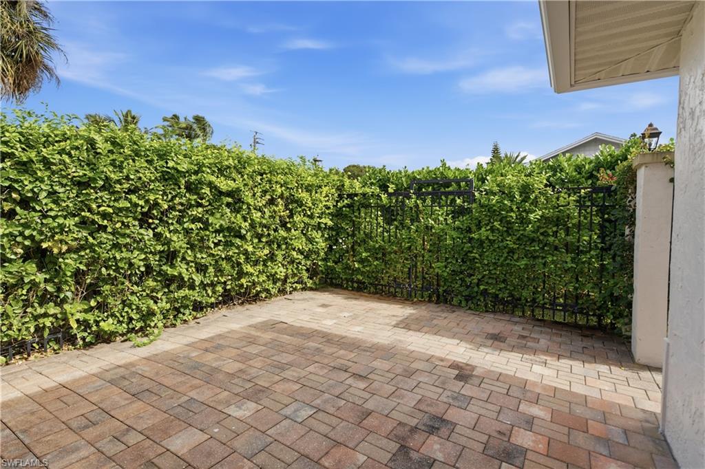 PALM RIVER ESTATES - Residential Lease