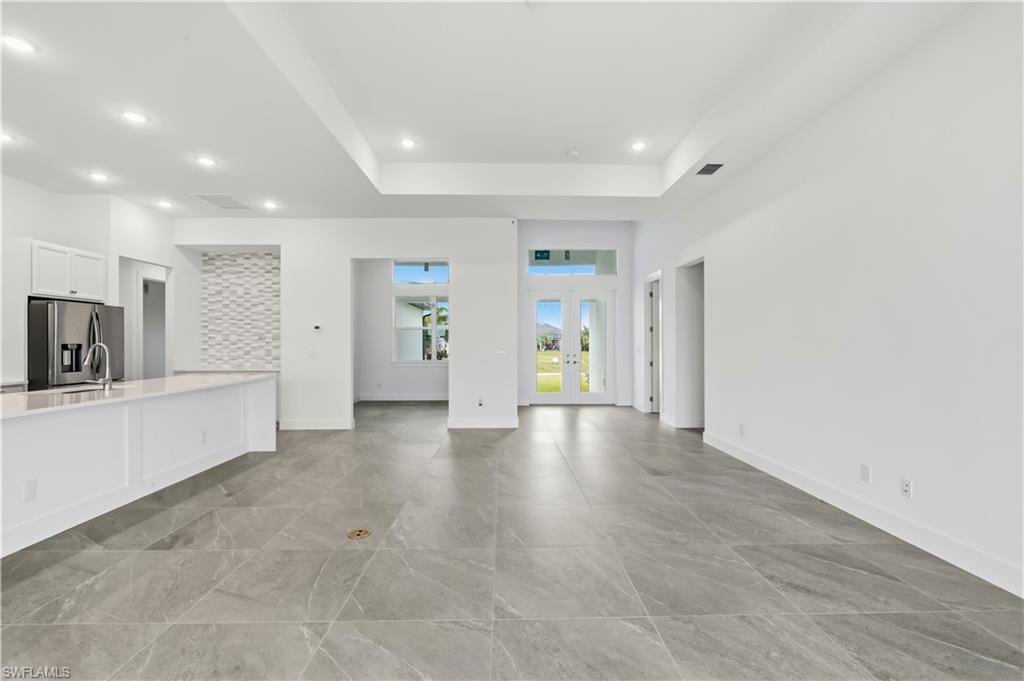CAPE CORAL - Residential