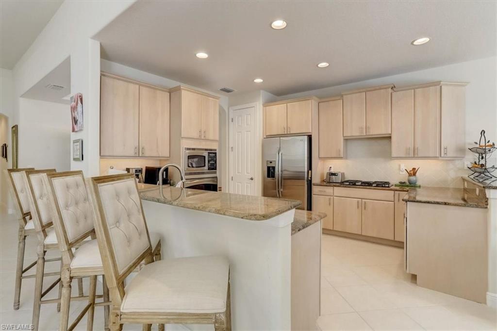 BELLE LAGO - Residential