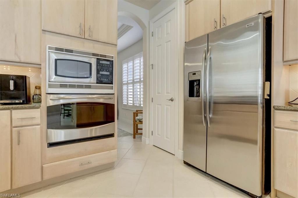 BELLE LAGO - Residential
