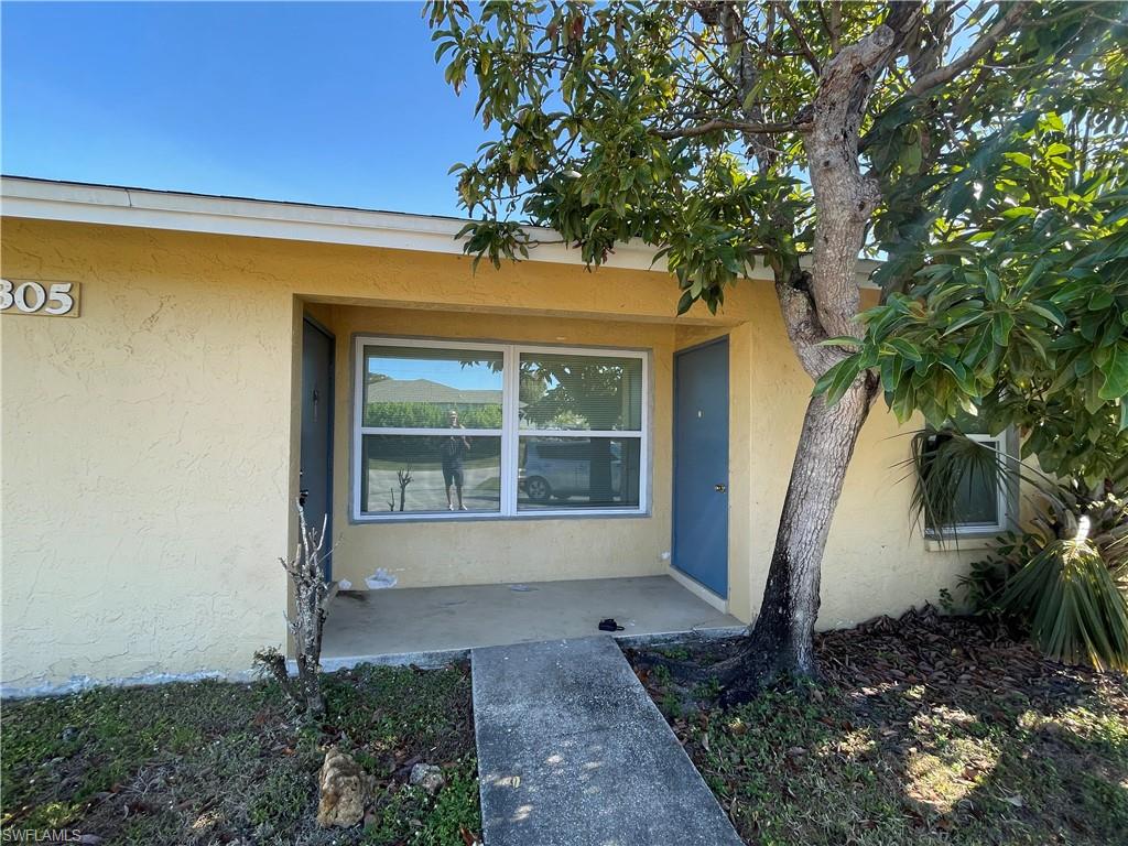 This is a really cute 2 bedroom 2 bathroom unit with plenty of space to entertain and just relax. Small pet with owner approval only and pet deposit and non refundable pet fee.