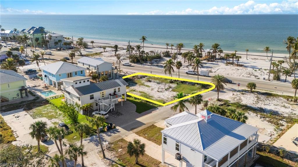 GULF ISLAND MANOR - Land