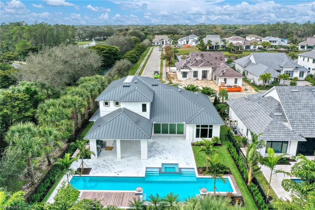 THE ENCLAVE OF DISTINCTION - Residential