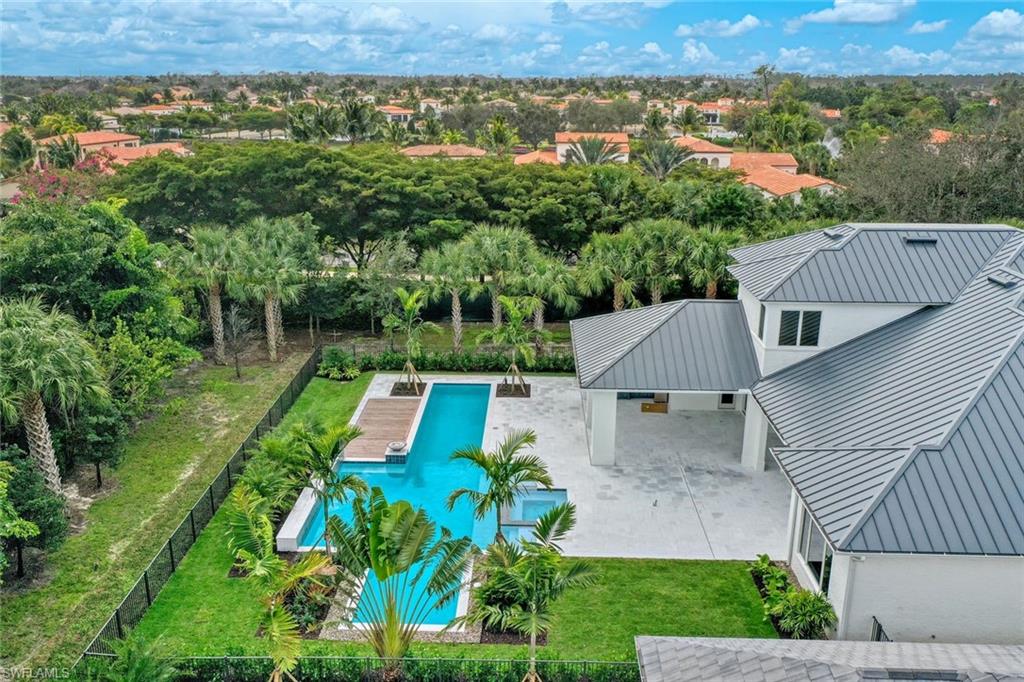 THE ENCLAVE OF DISTINCTION - Residential