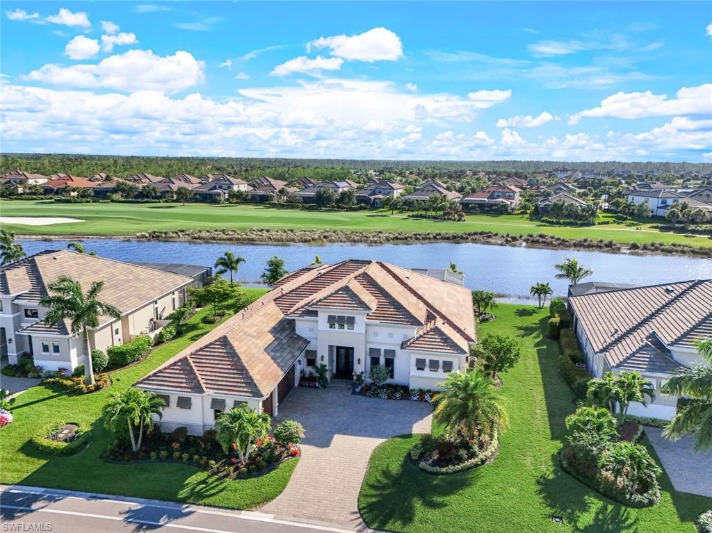 ESPLANADE - Residential