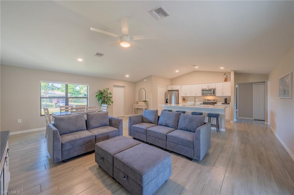 SAN CARLOS PARK - Residential