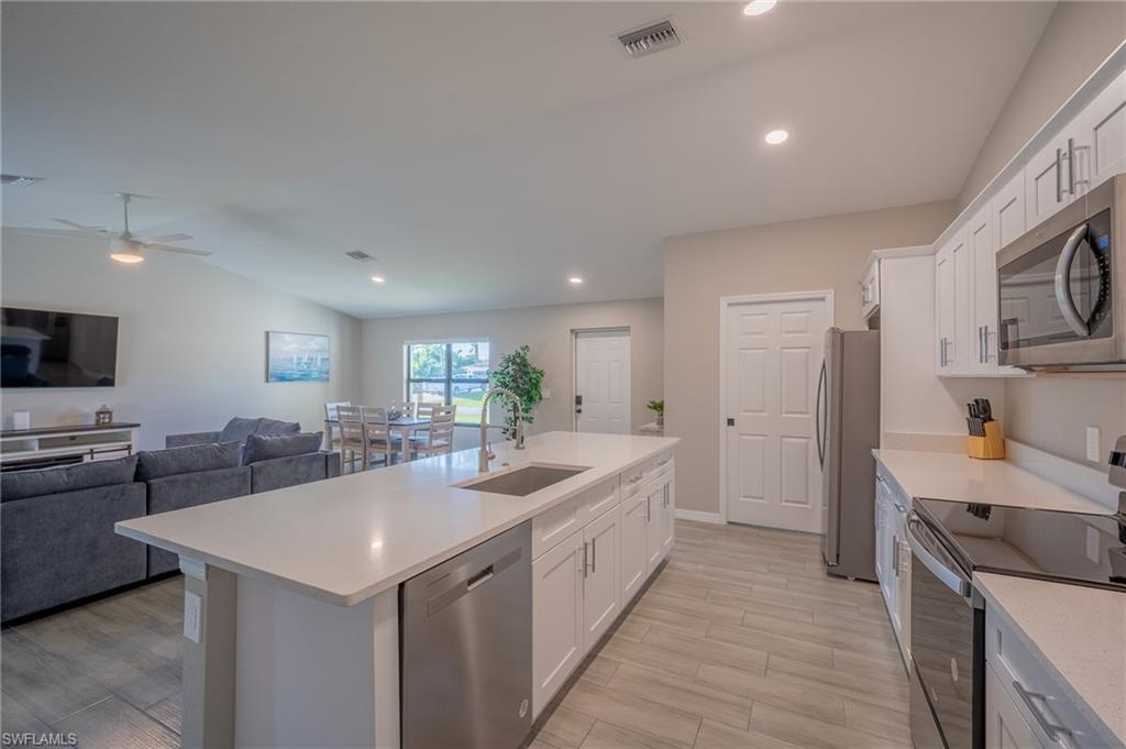 SAN CARLOS PARK - Residential