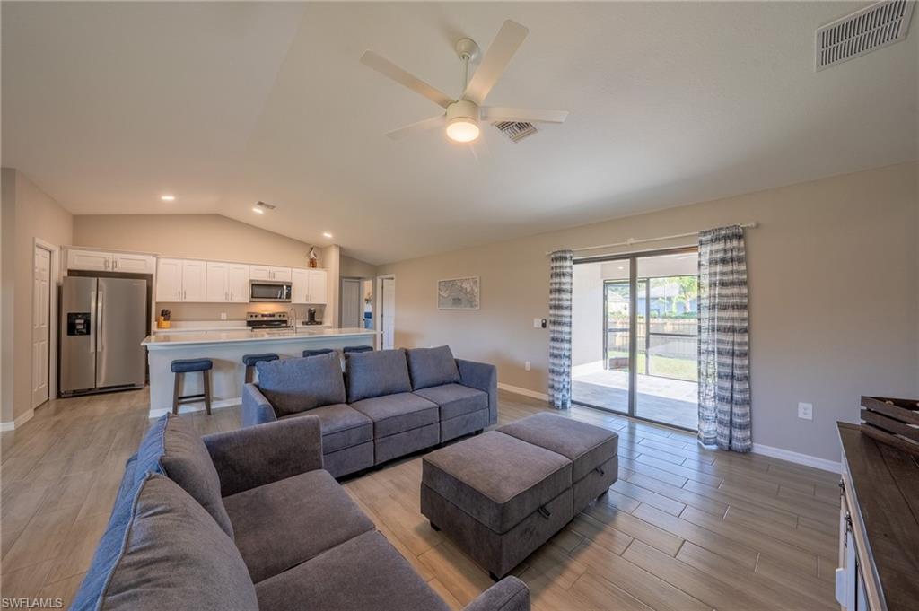 SAN CARLOS PARK - Residential