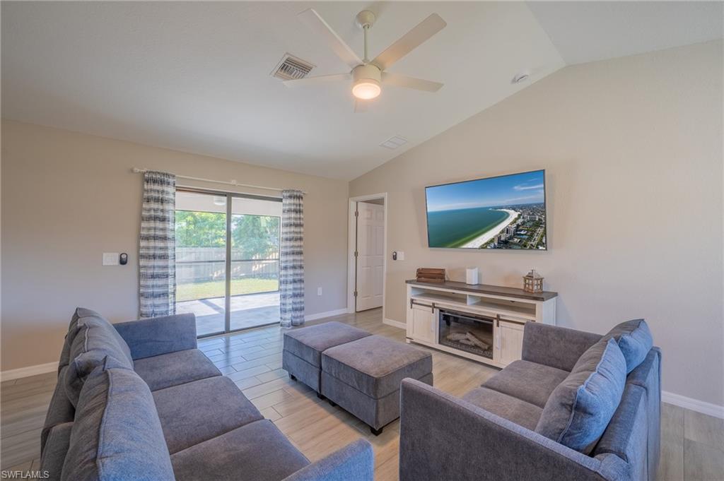 SAN CARLOS PARK - Residential