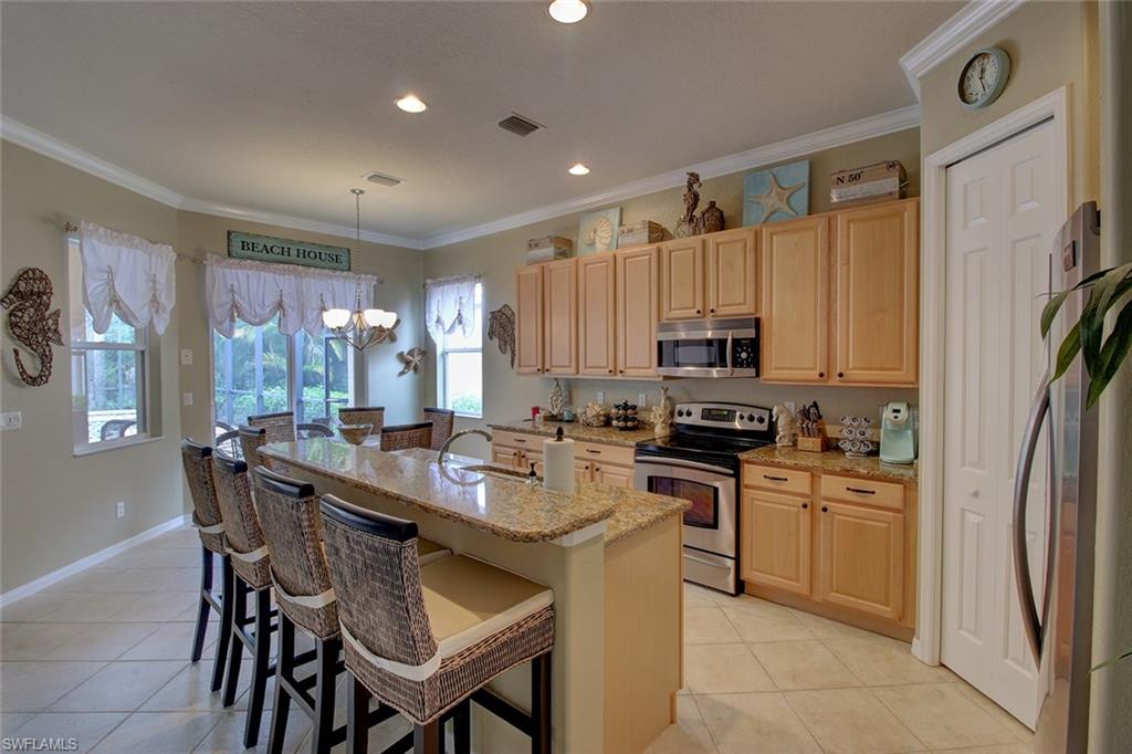 CARLTON LAKES - Residential