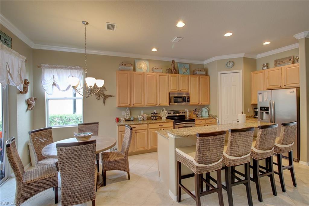 CARLTON LAKES - Residential