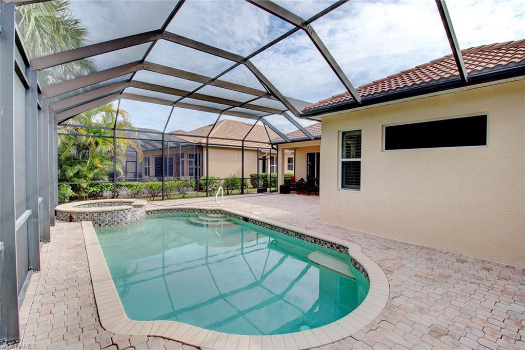CARLTON LAKES - Residential