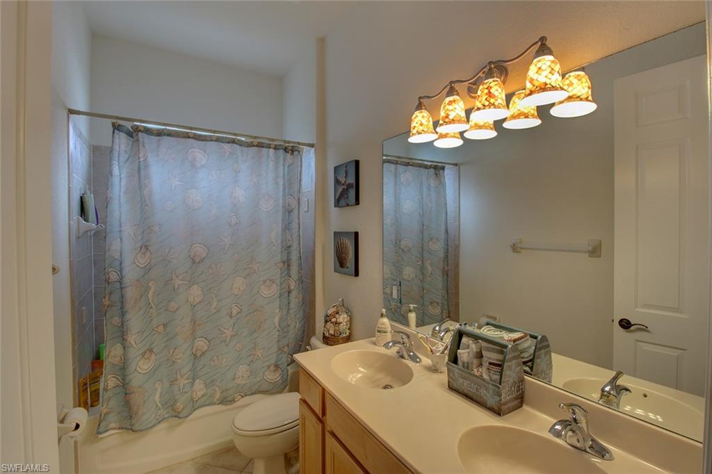 CARLTON LAKES - Residential
