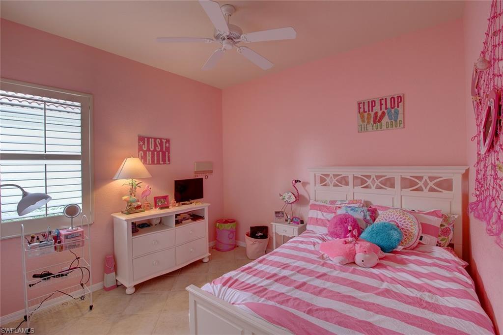 CARLTON LAKES - Residential