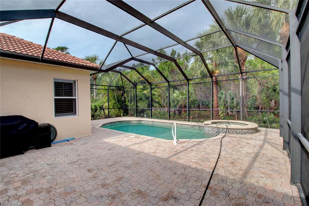 CARLTON LAKES - Residential