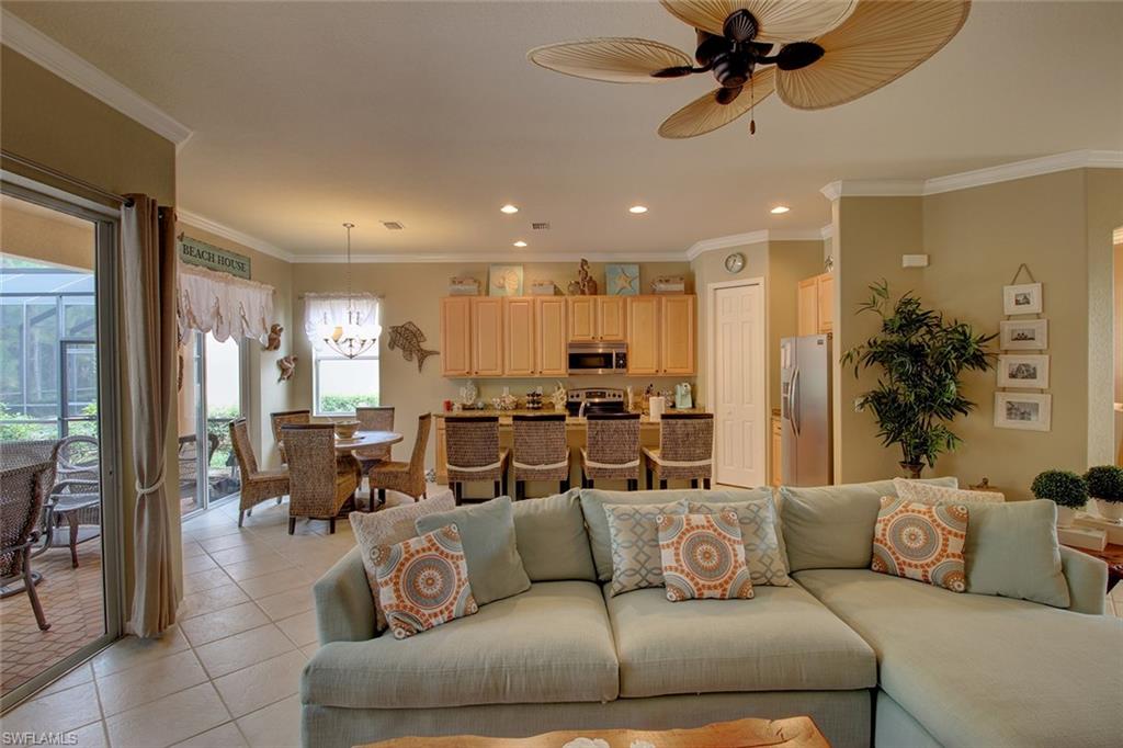 CARLTON LAKES - Residential