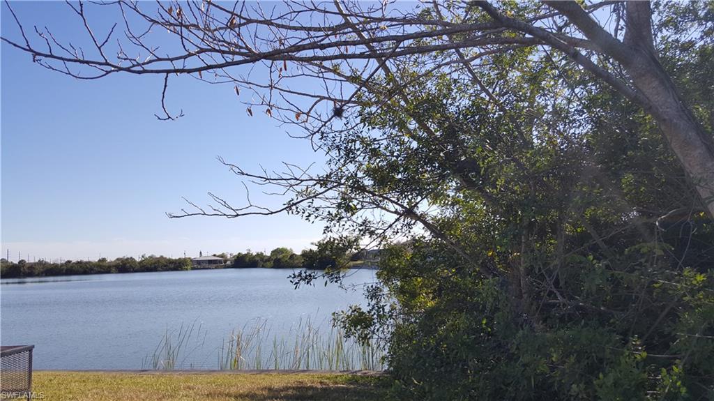 CAPE CORAL - Land