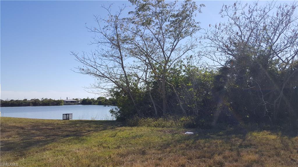 CAPE CORAL - Land