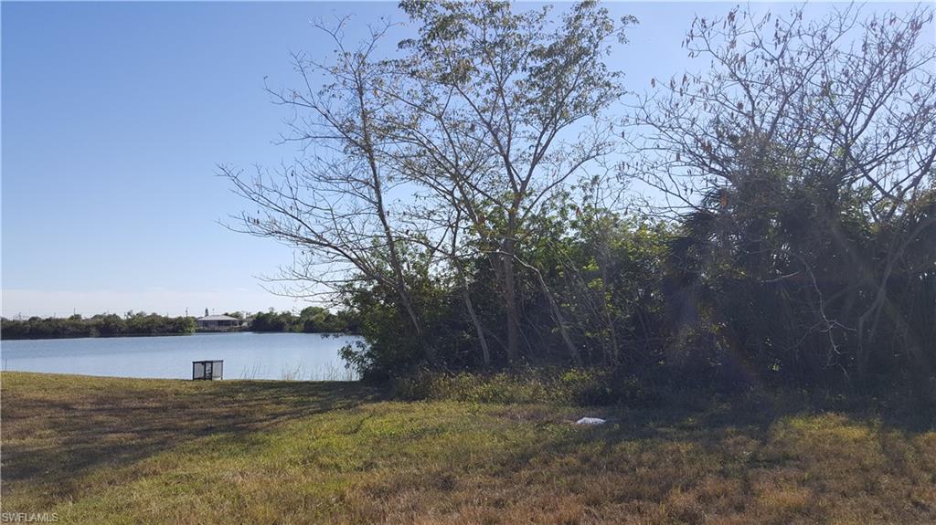 CAPE CORAL - Land