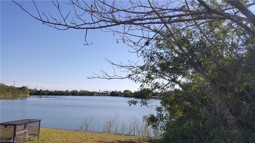 CAPE CORAL - Land