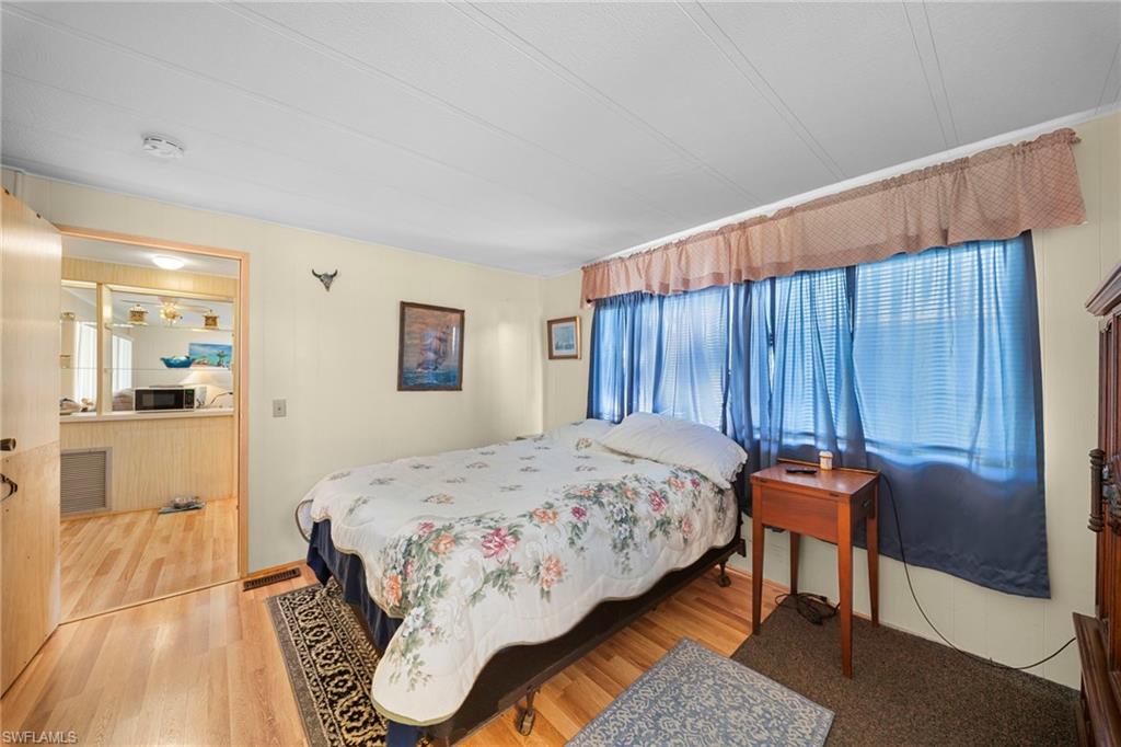 NAPLES MOBILE ESTATES - Residential