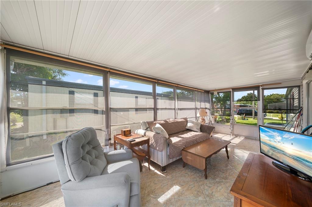 NAPLES MOBILE ESTATES - Residential