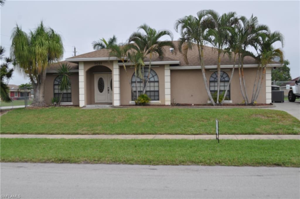 HOME FOR THE HOLIDAYS!!!  THIS HOME HAS EVERYTHING READY FOR INSURANCE AND MORE. 3 BEDROOM 2 BATH AND A DEN(4TH BEDROOM) PLUS A HUGE OWNER SUITE AND BATHROOM.  PRIVATE SCREENED POOL AND LARGE BACK PATIO IDEAL FOR FAMILY GATHERINGS AND ENTERTAINING. FULLY FENCED REAR YARD FOR THE KIDS TO PLAY OR THE DOGS TO RUN.