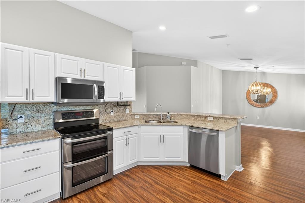 SABAL POINTE - Residential