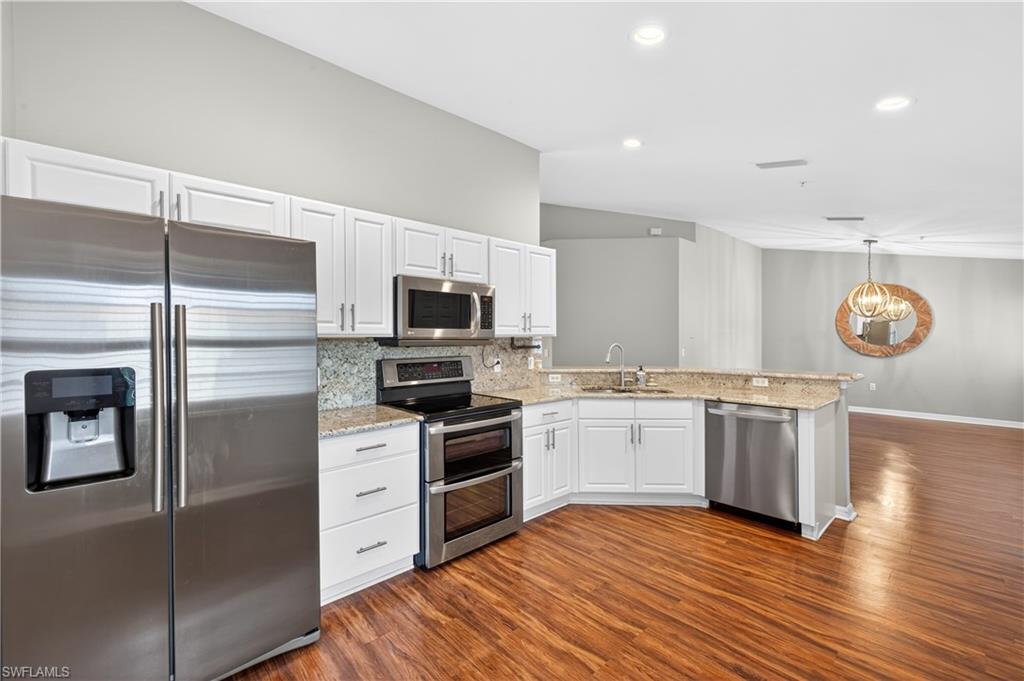 SABAL POINTE - Residential