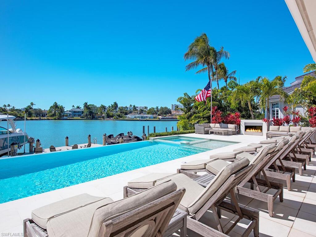 MOORINGS - Residential