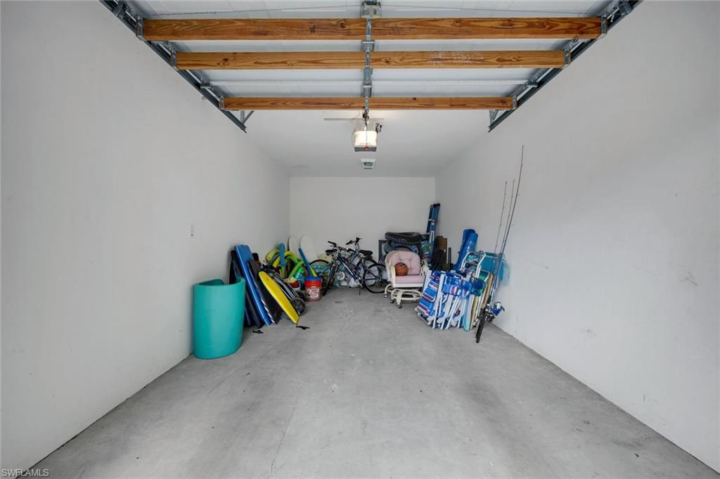 HUNTINGTON LAKES - Residential