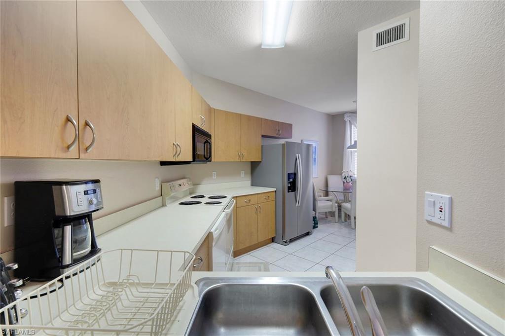 HUNTINGTON LAKES - Residential