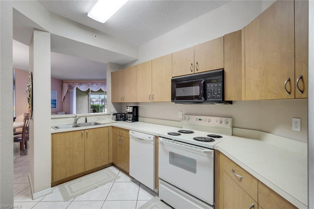 HUNTINGTON LAKES - Residential