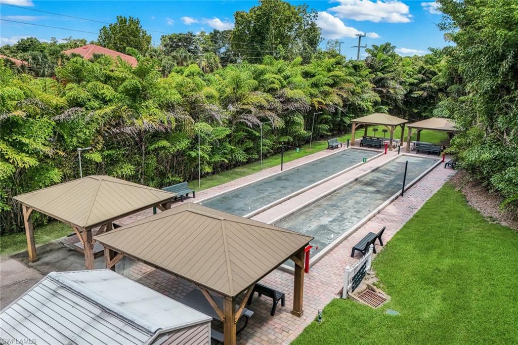 HUNTINGTON LAKES - Residential