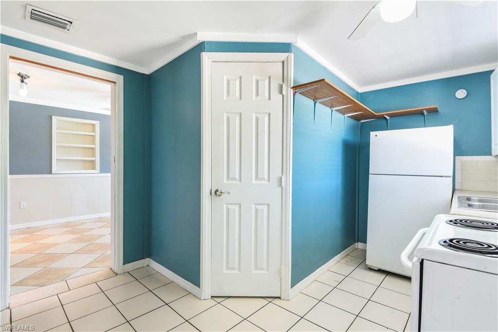 NAPLES TWIN LAKES - Residential