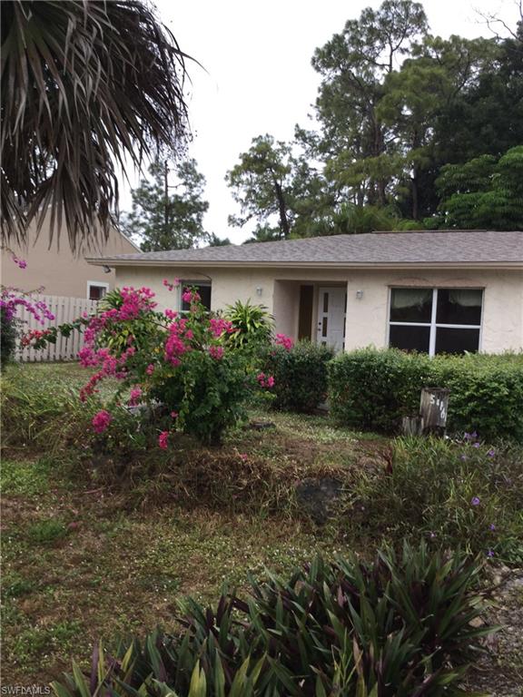 NAPLES MANOR - Residential