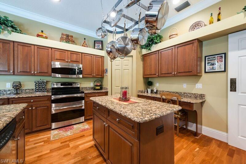 EAGLE LAKE ESTATES REPLAT - Residential