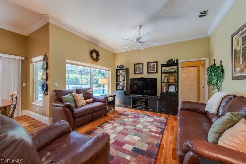 EAGLE LAKE ESTATES REPLAT - Residential