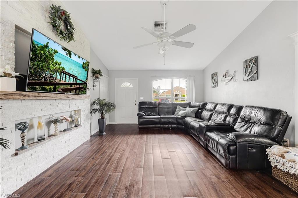 CAPE CORAL - Residential
