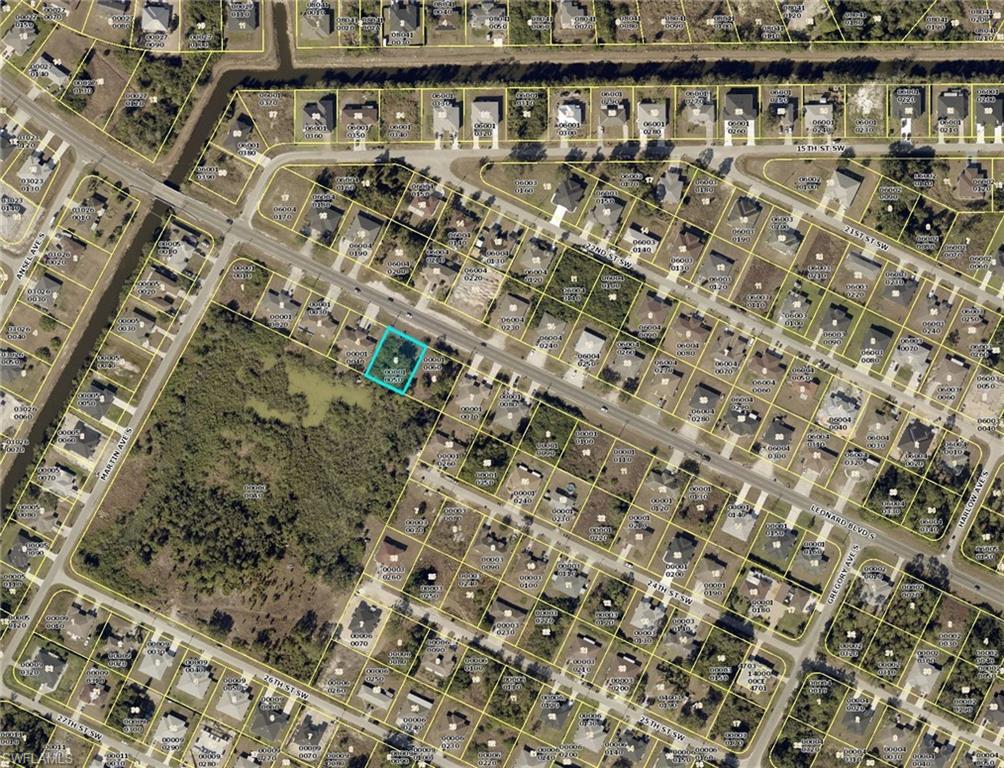 LEHIGH ACRES - Land