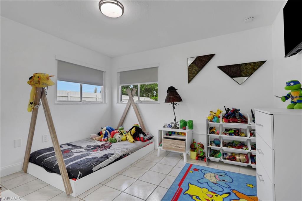 SAN CARLOS PARK - Residential