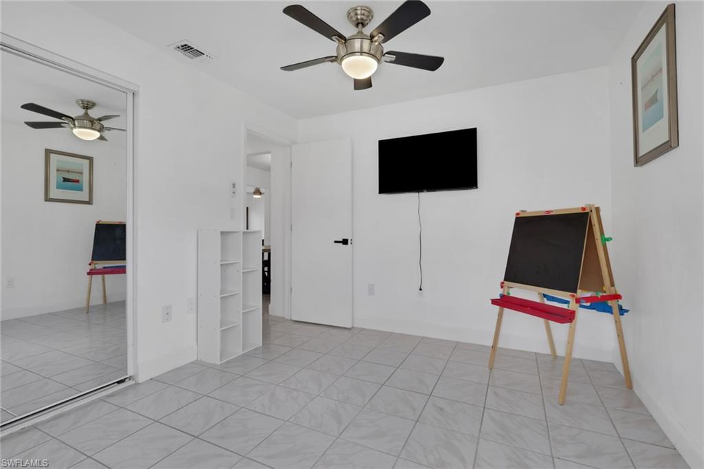 SAN CARLOS PARK - Residential