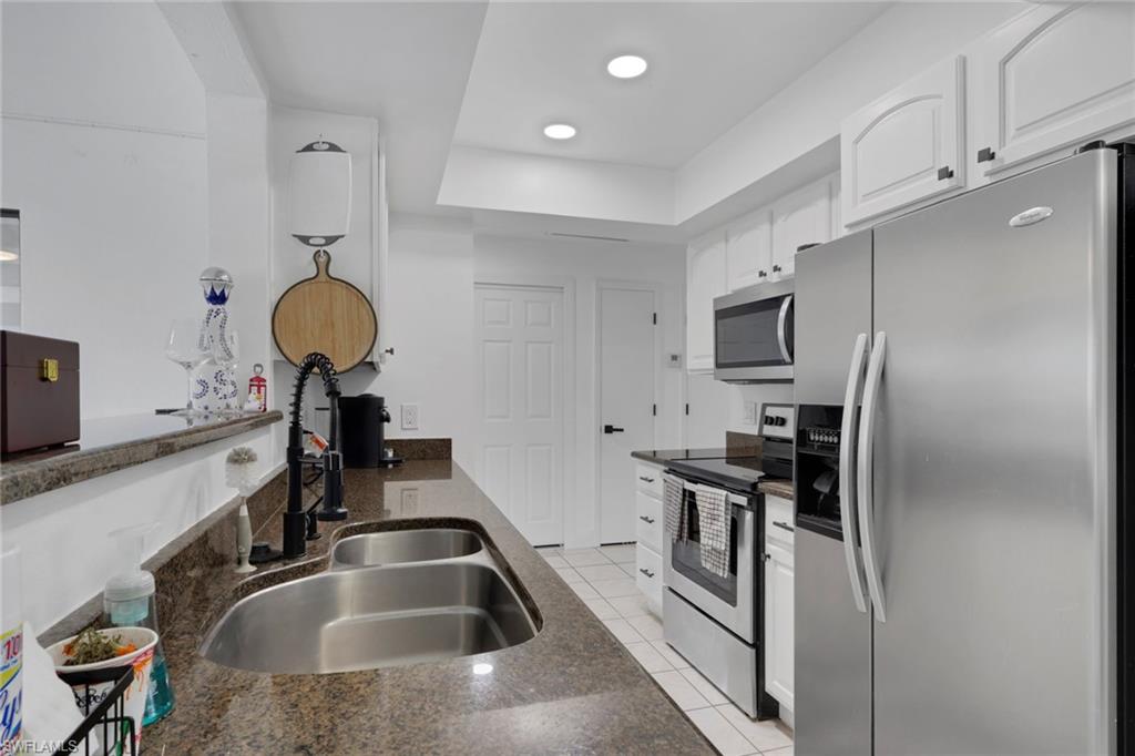 SAN CARLOS PARK - Residential