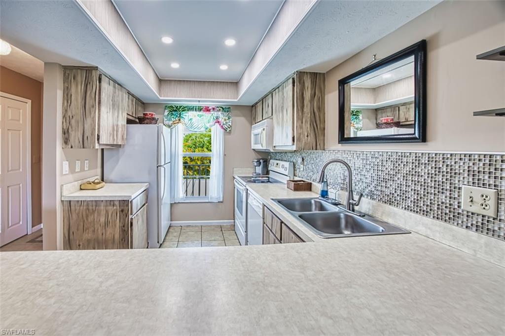 SANIBEL WAY CONDO - Residential